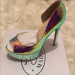 Steve Madden Iridescent Pumps